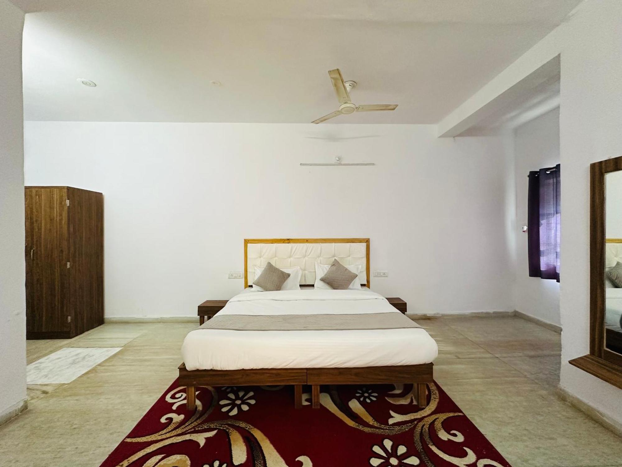 The Burj Resort Luxurious Stay อุเดเปอร์ ภายนอก รูปภาพ